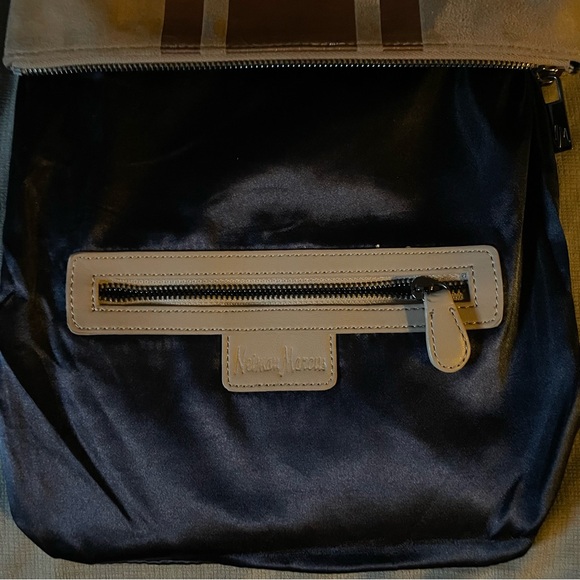 Neiman Marcus Convertible Clutch Tan Shoulder Bag Gold Foil Accent - Picture 7 of 10